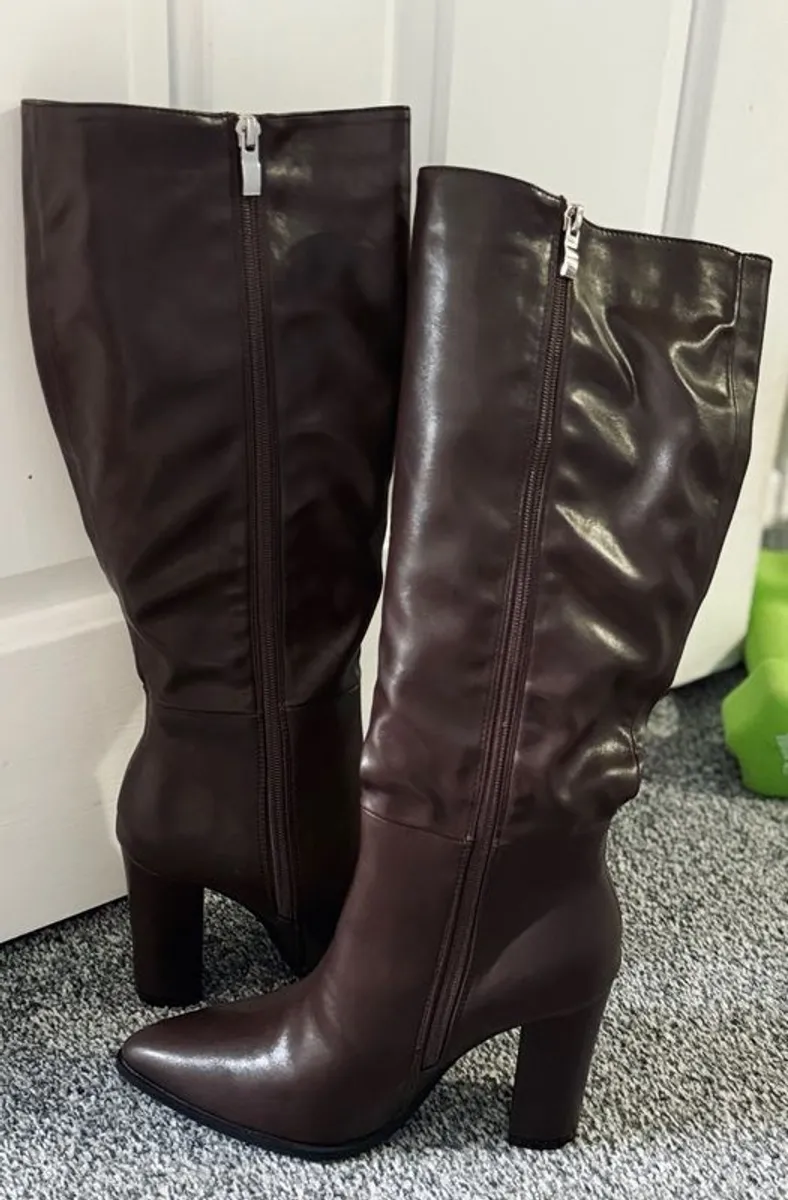 Knee high boots - Image 4