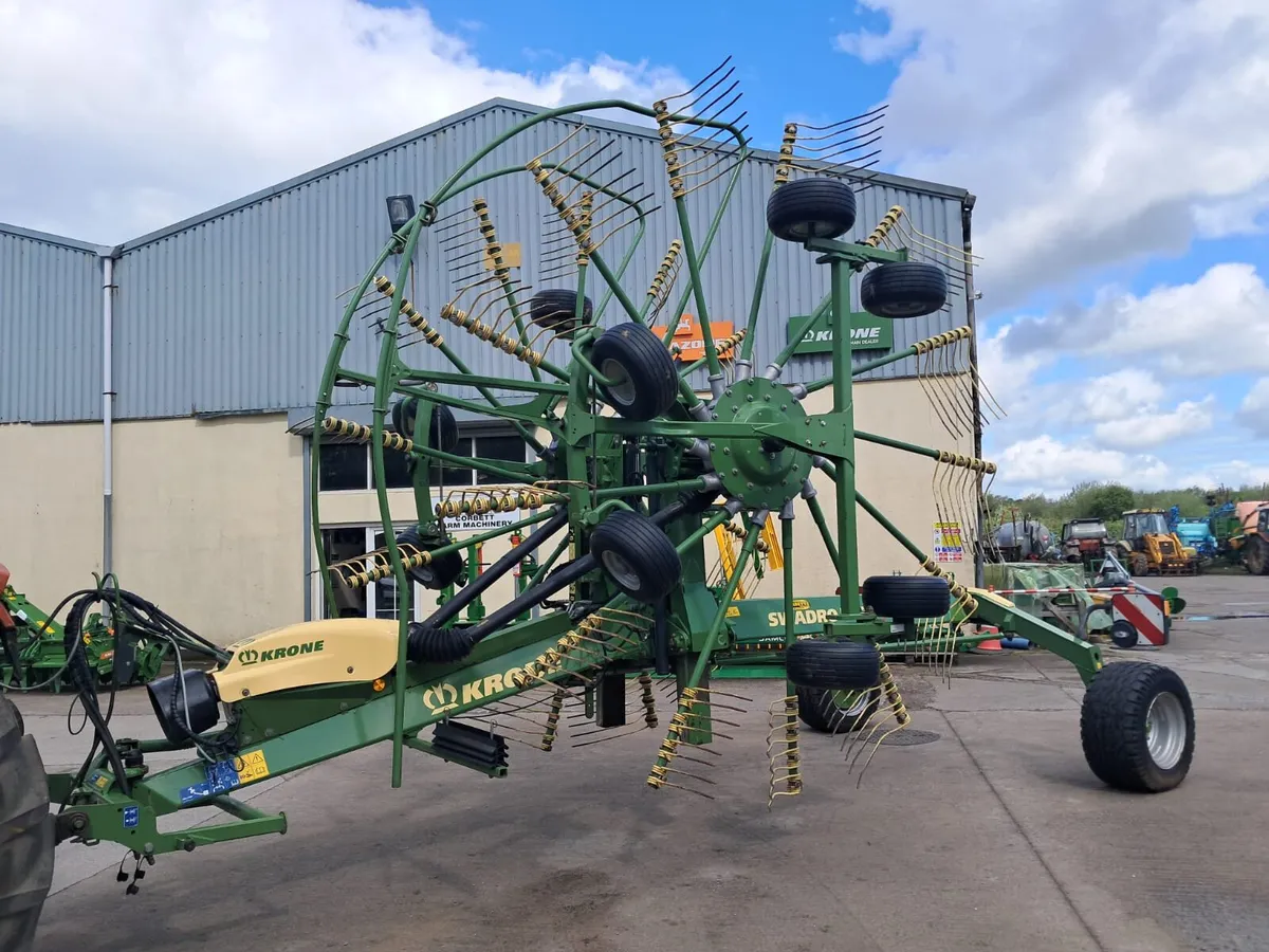 Krone TC 880 Plus Rake - Image 1