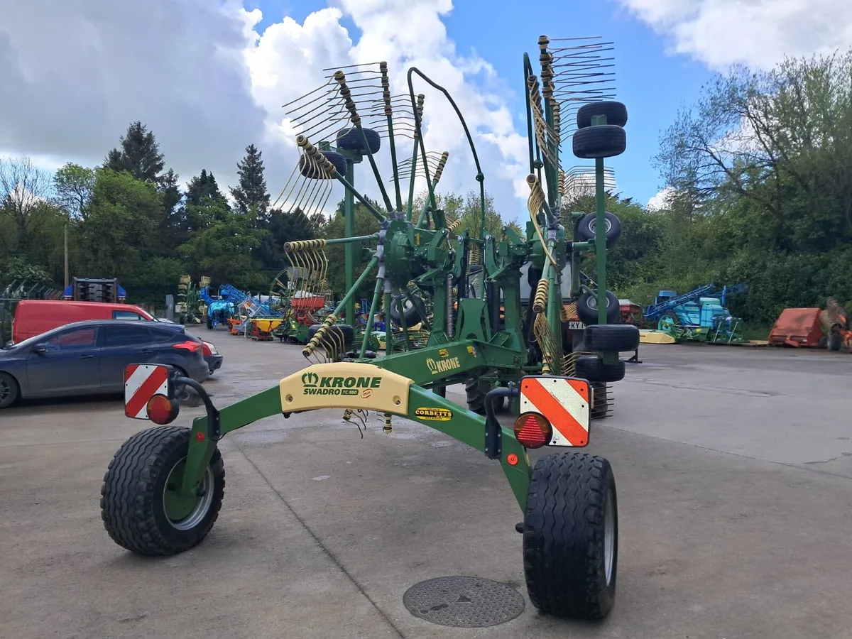 Krone TC 880 Plus Rake - Image 2