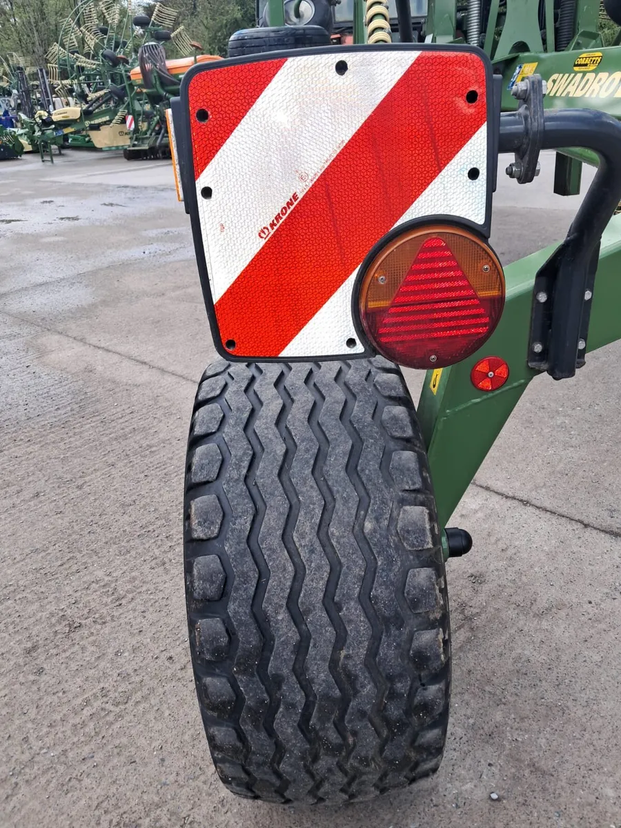 Krone TC 880 Plus Rake - Image 4