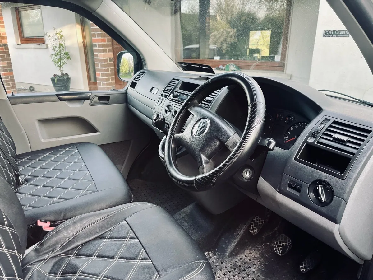 Volkswagen Transporter - Image 2