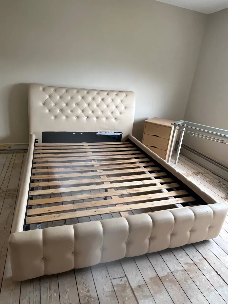 Bed frame, table and side locker - Image 1