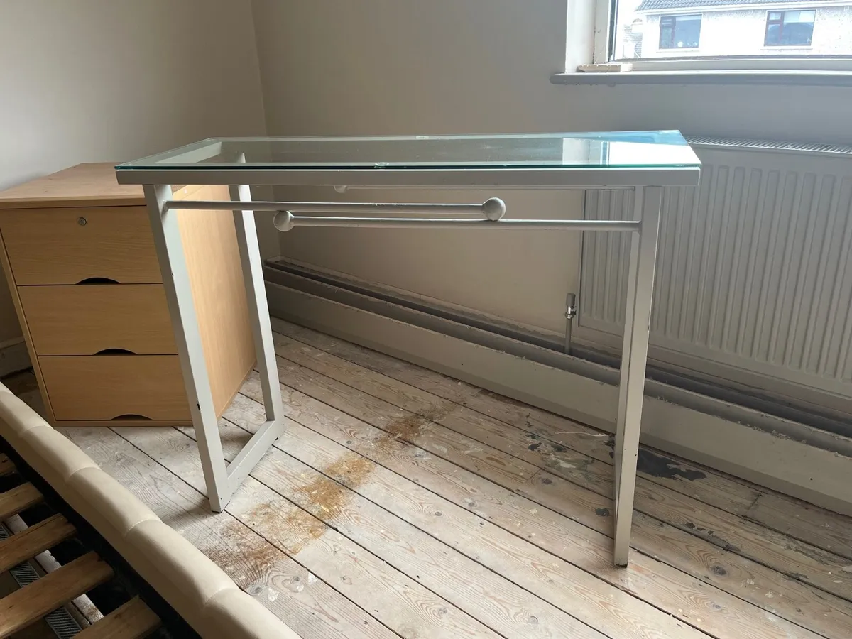 Bed frame, table and side locker - Image 4