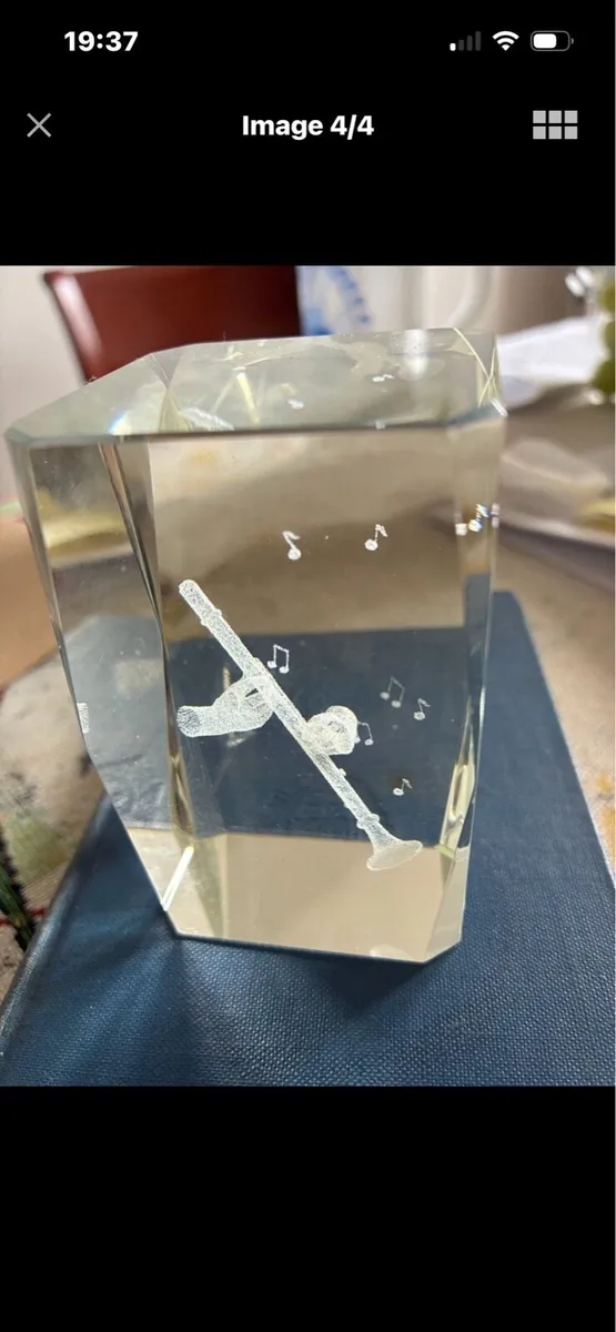 3D Enscribed Glass Clarinet Player - Image 4