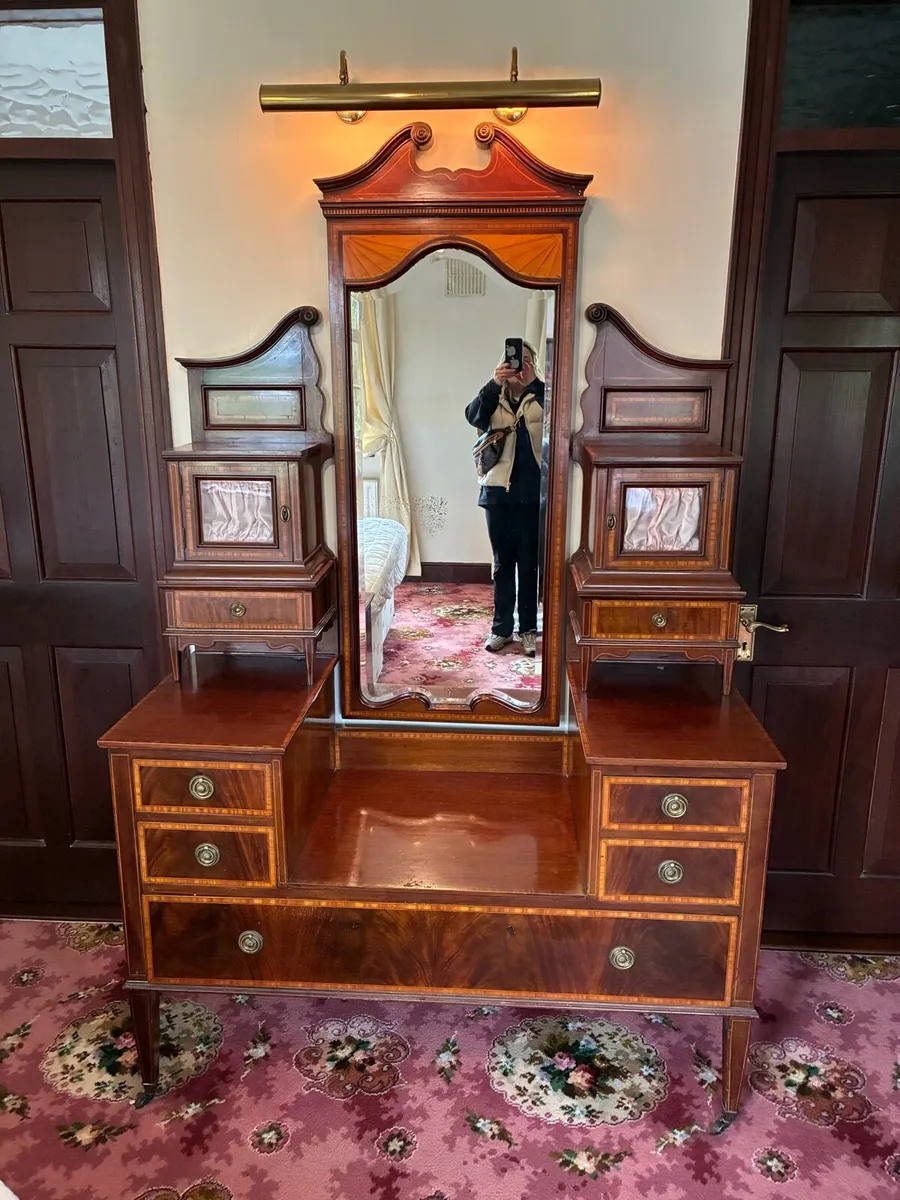 Bedroom furniture - Image 1