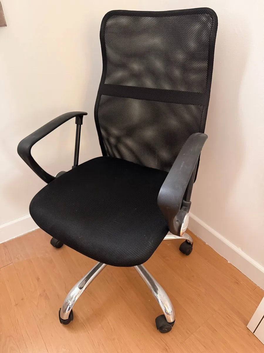 Office chair - Image 1