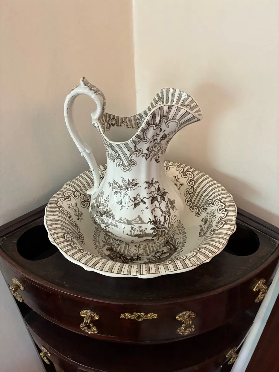 Wash stand - Image 1