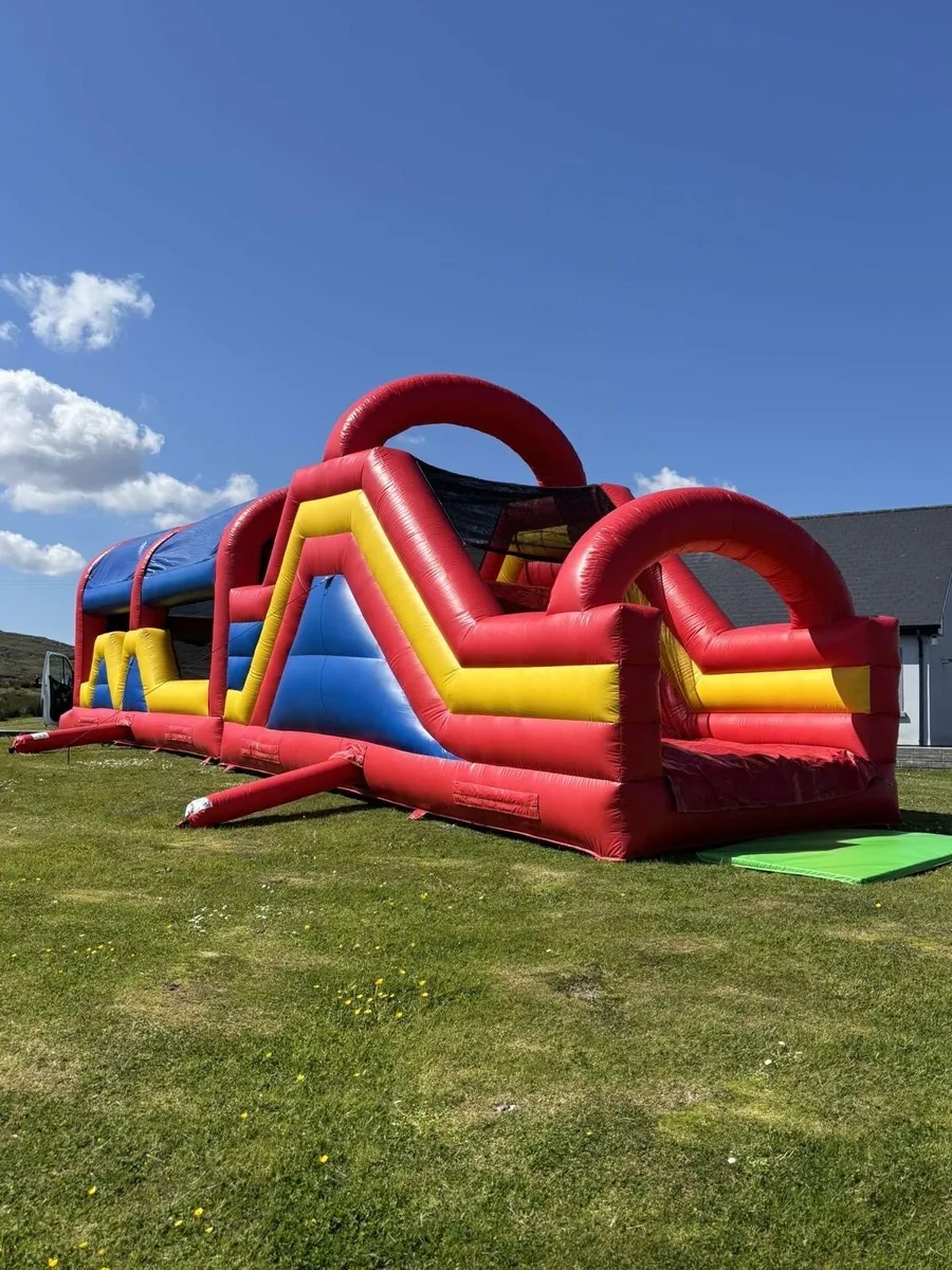 Bouncy castles - Image 3