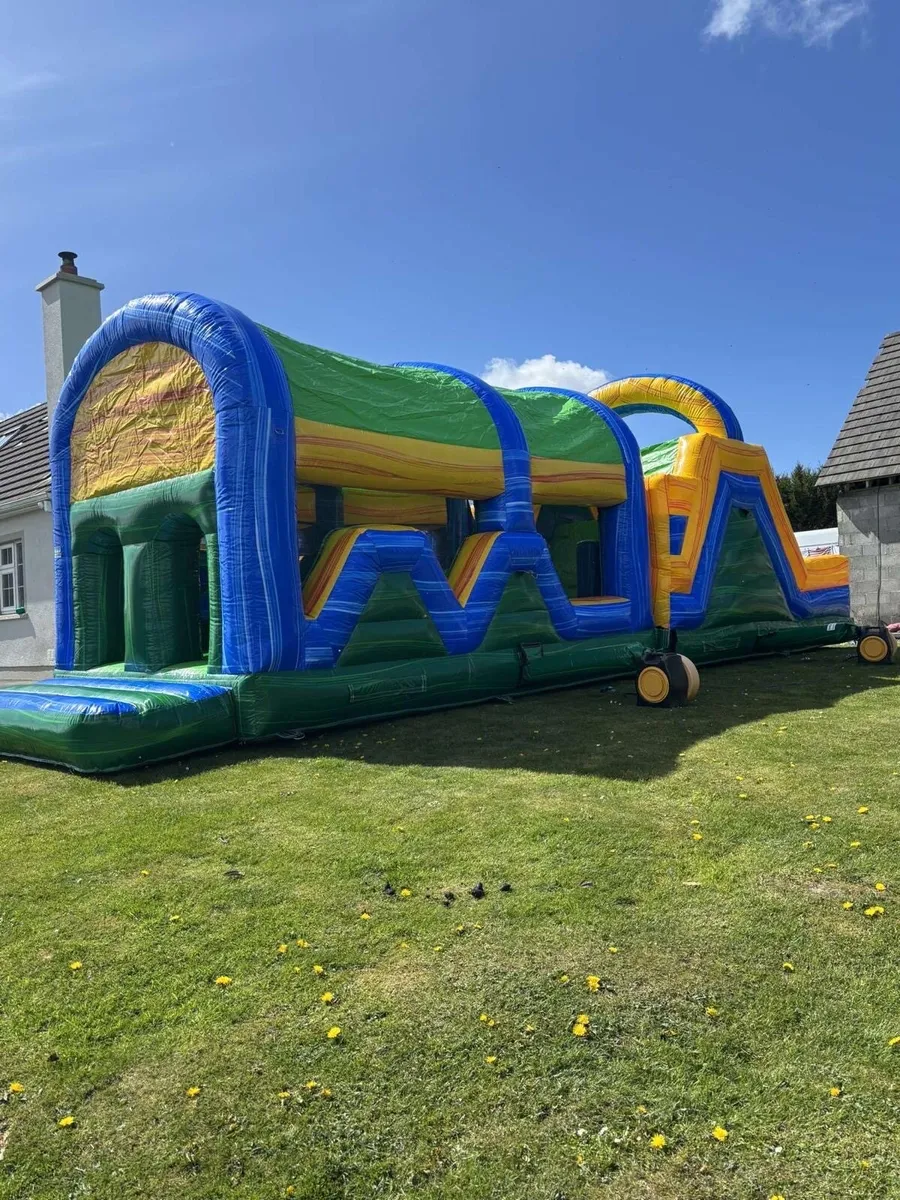 Bouncy castles - Image 1