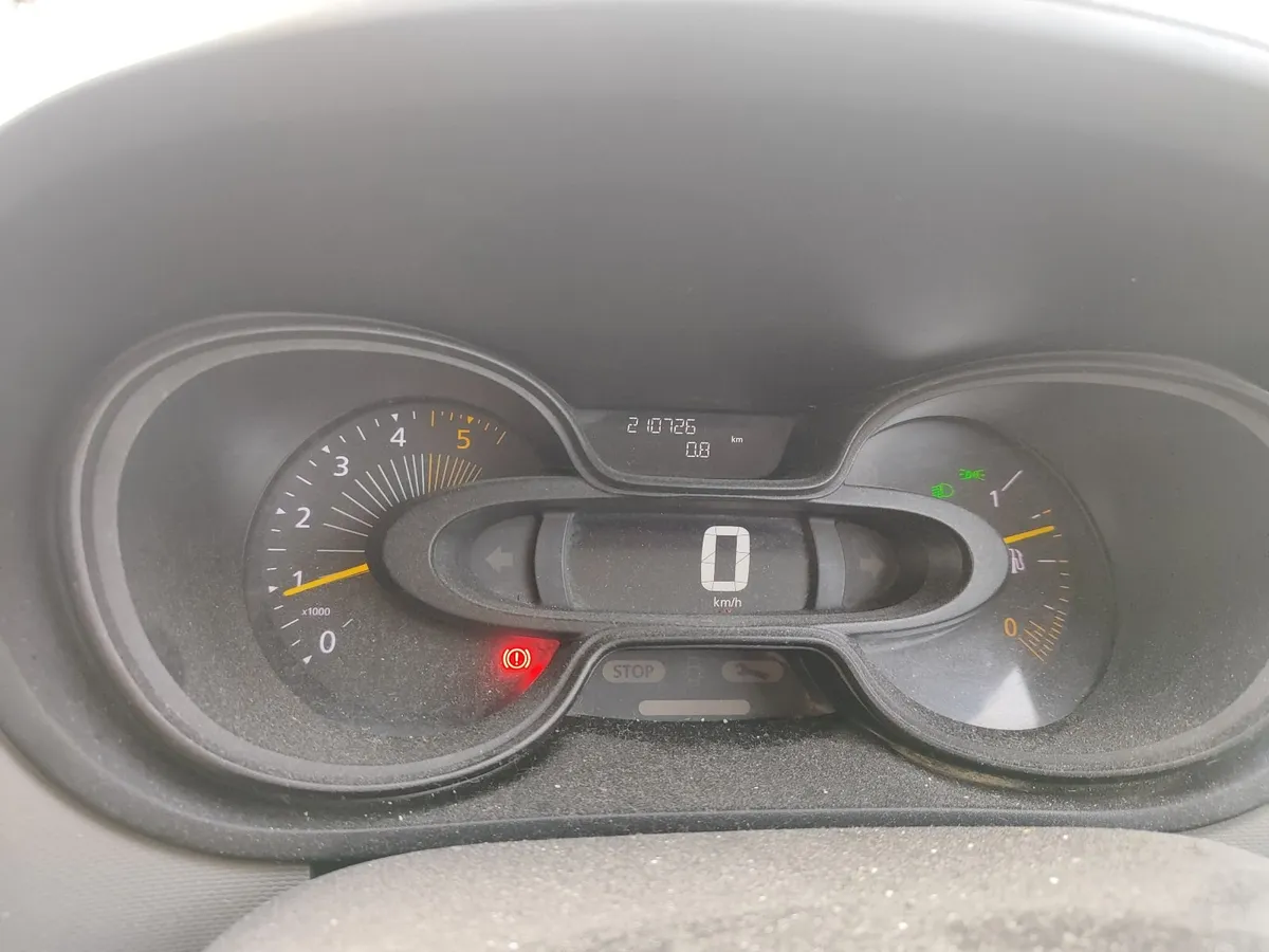Renault Trafic 2015 - Image 3