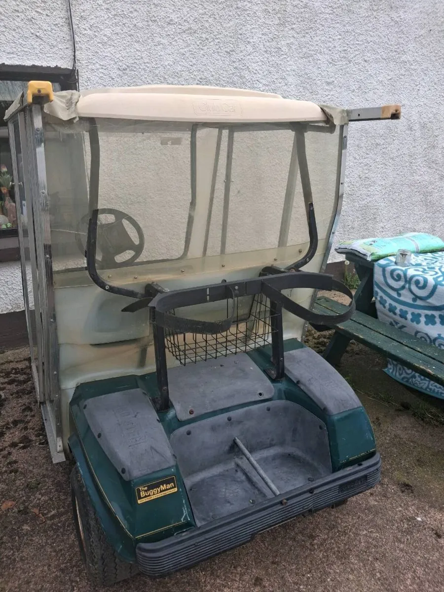 Golf buggy - Image 1