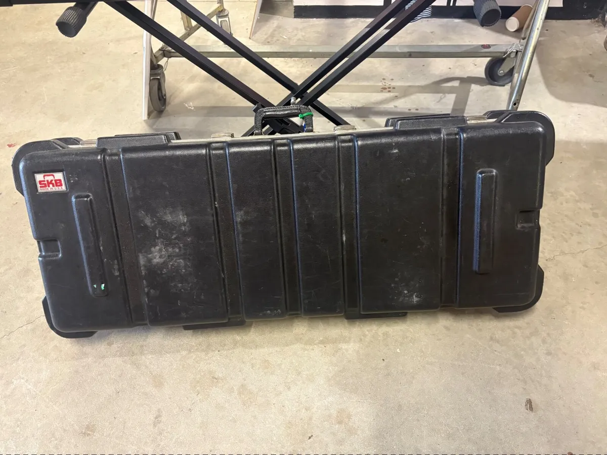 Keyboard Case and Stand - Image 2