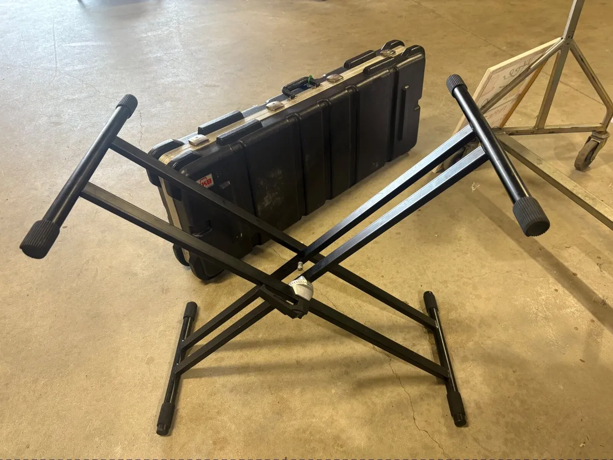 Keyboard Case and Stand - Image 1