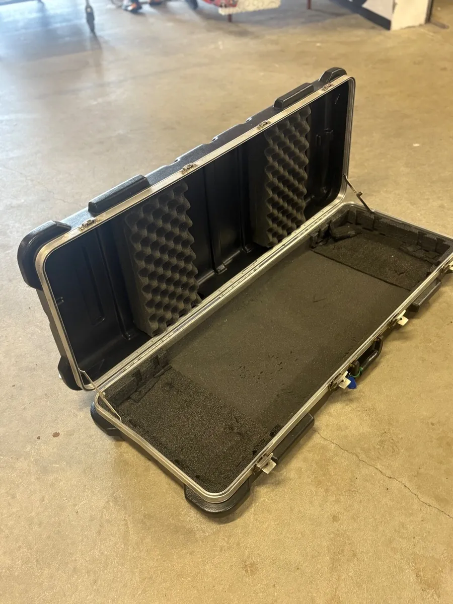 Keyboard Case and Stand - Image 3