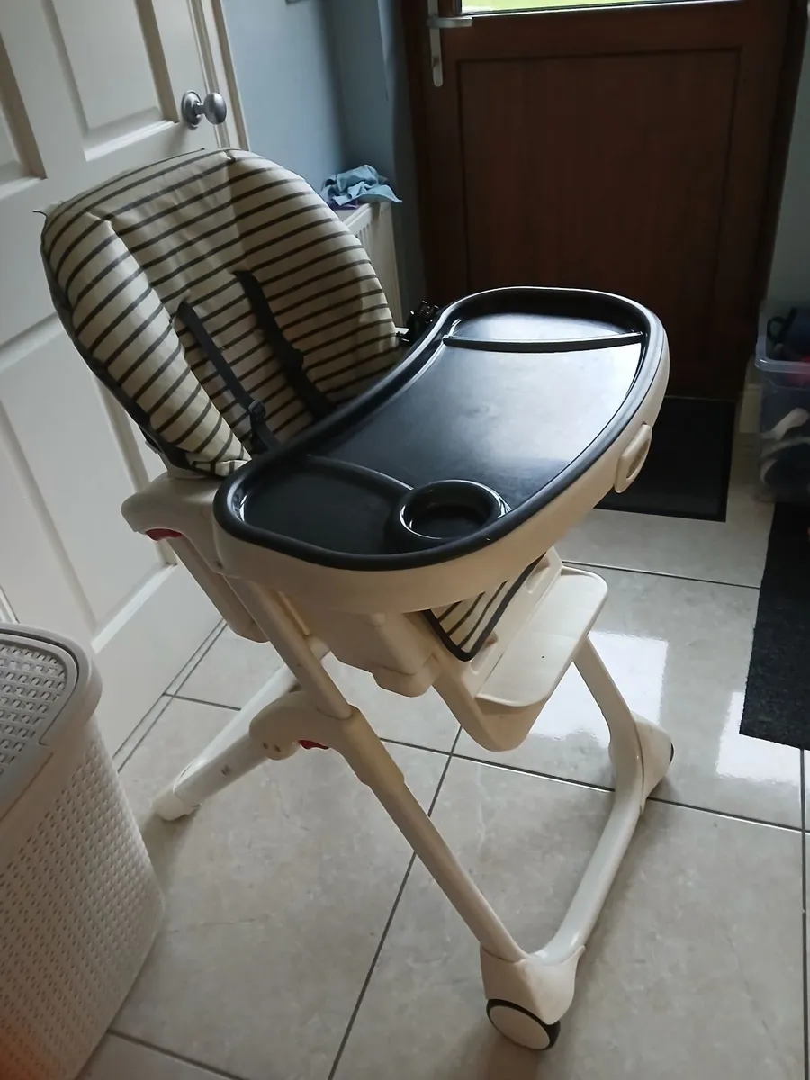 High chair - Image 1