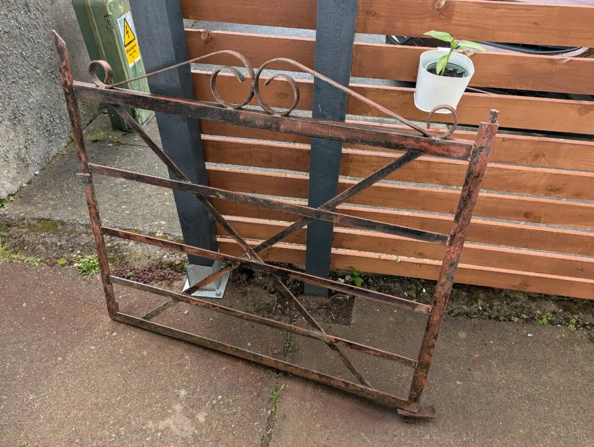 Iron gate