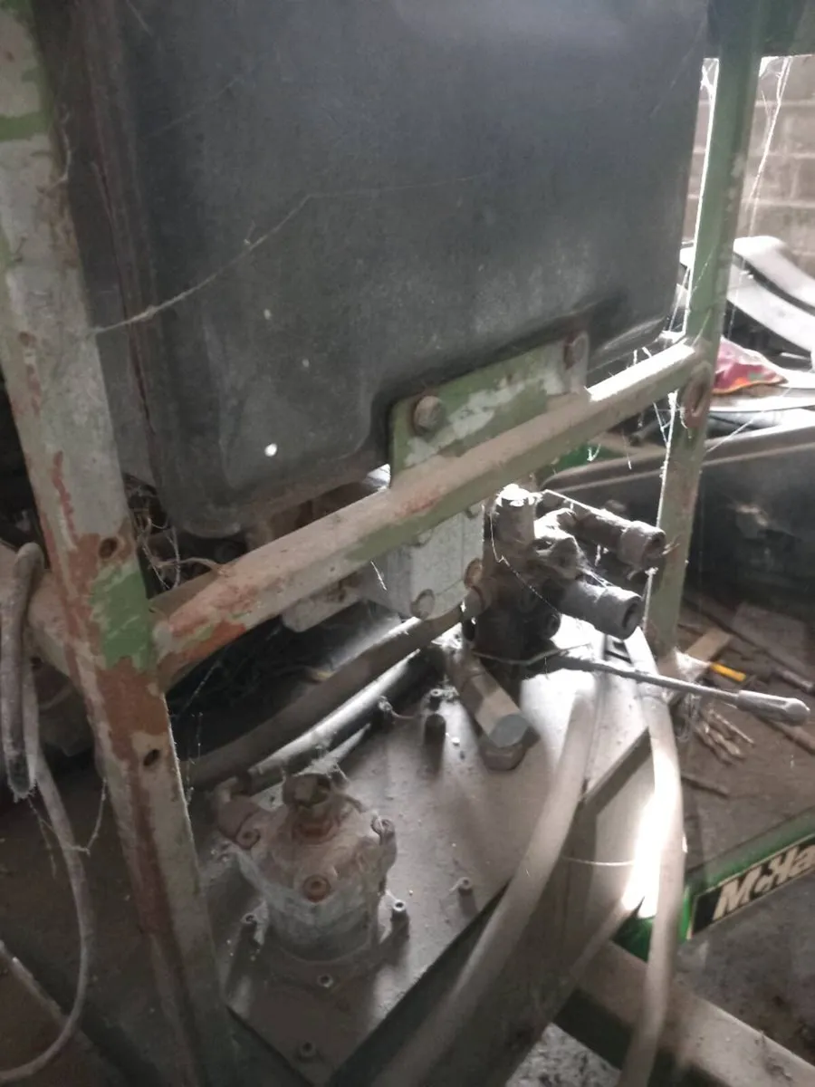 Petrol engine - Image 1