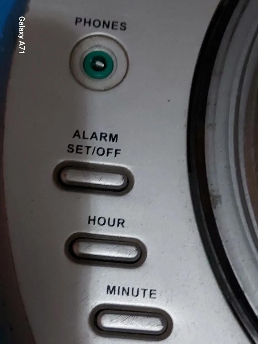 Technika CDCR-106 Alarm Clock Radio with CD Player - Image 4