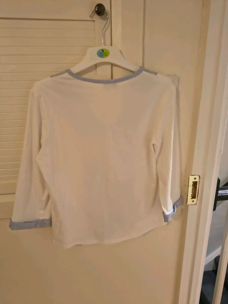 White top/blouse - Image 2