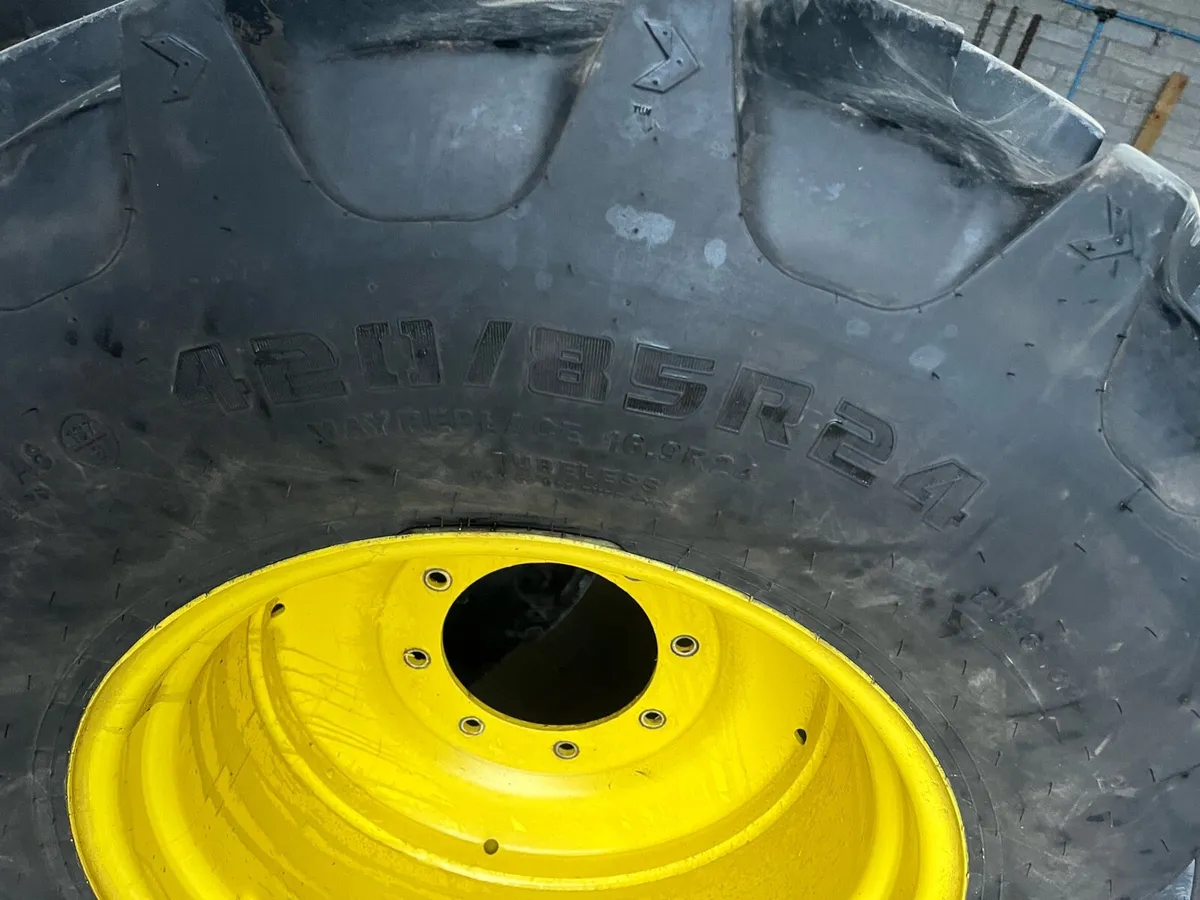 John Deere tyres and rims - Image 3