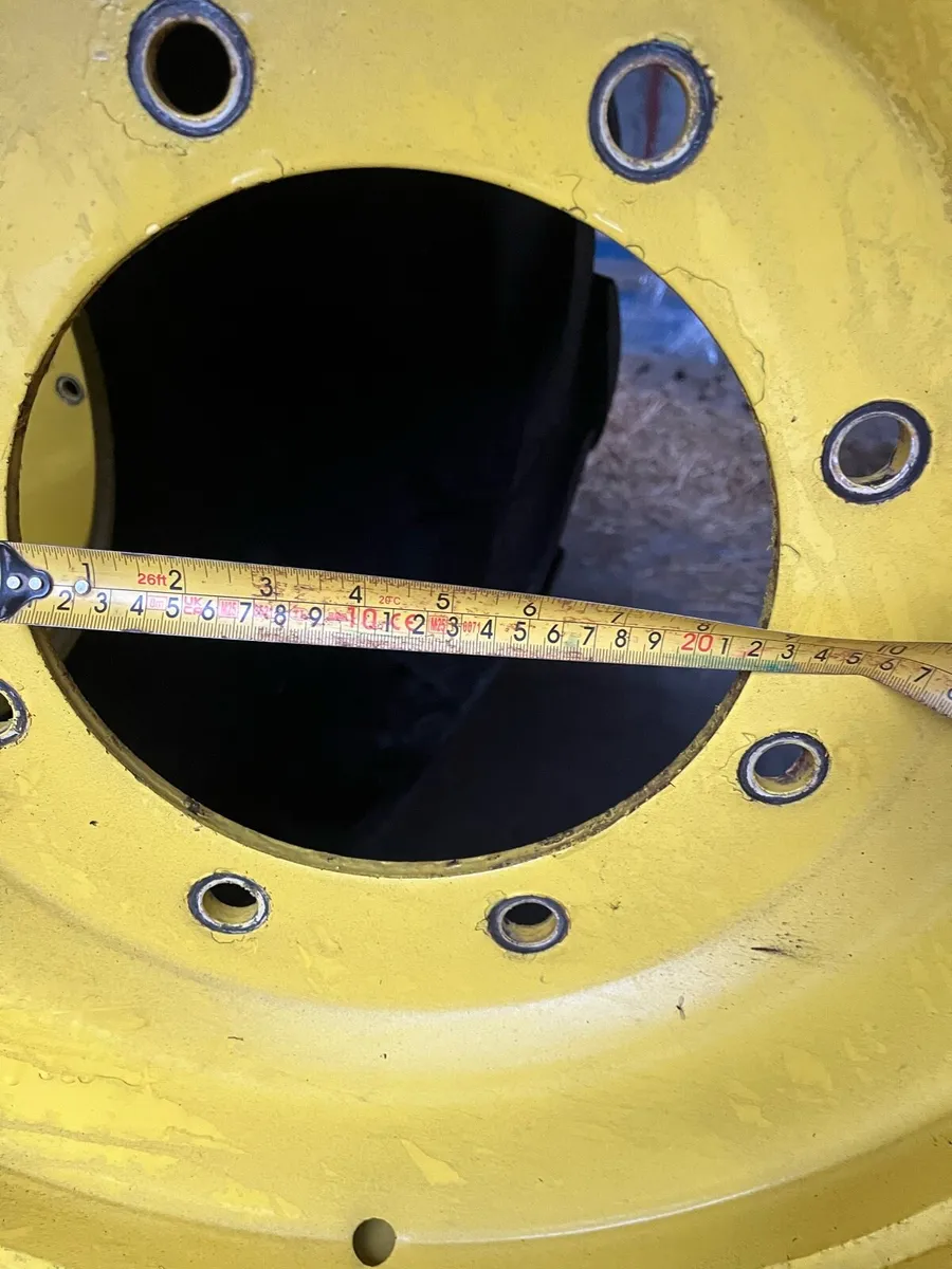 John Deere tyres and rims - Image 4