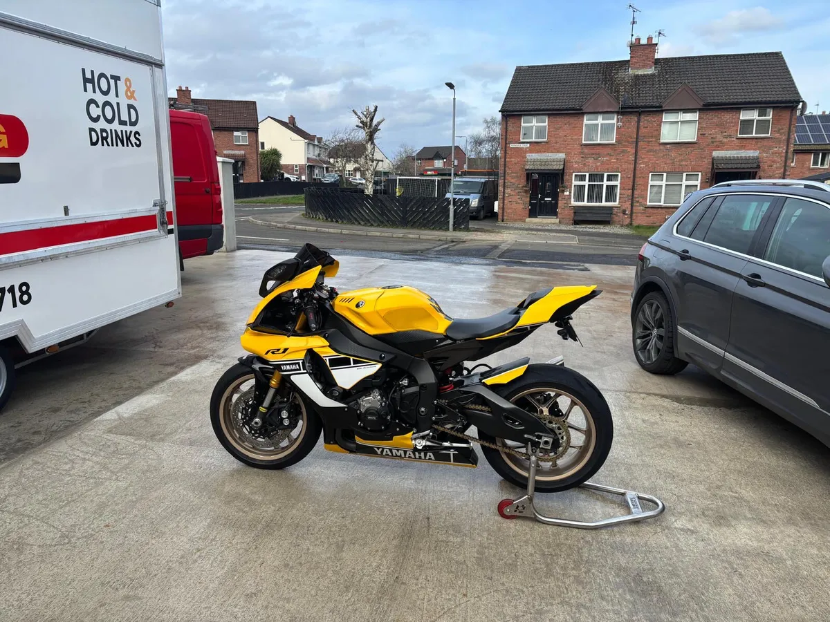 YAMAHA YZF R1 2016 - Image 3