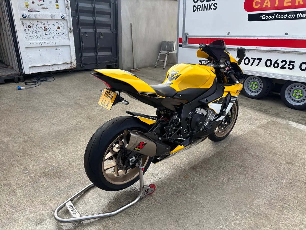 YAMAHA YZF R1 2016 - Image 2