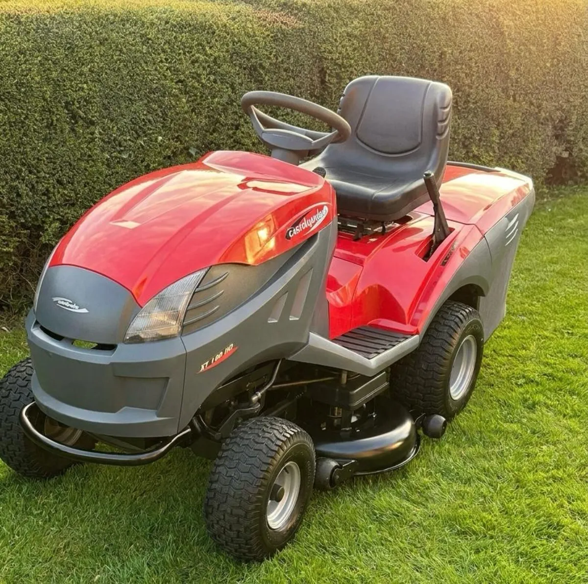 Castlegarden ride on lawnmower - Image 3