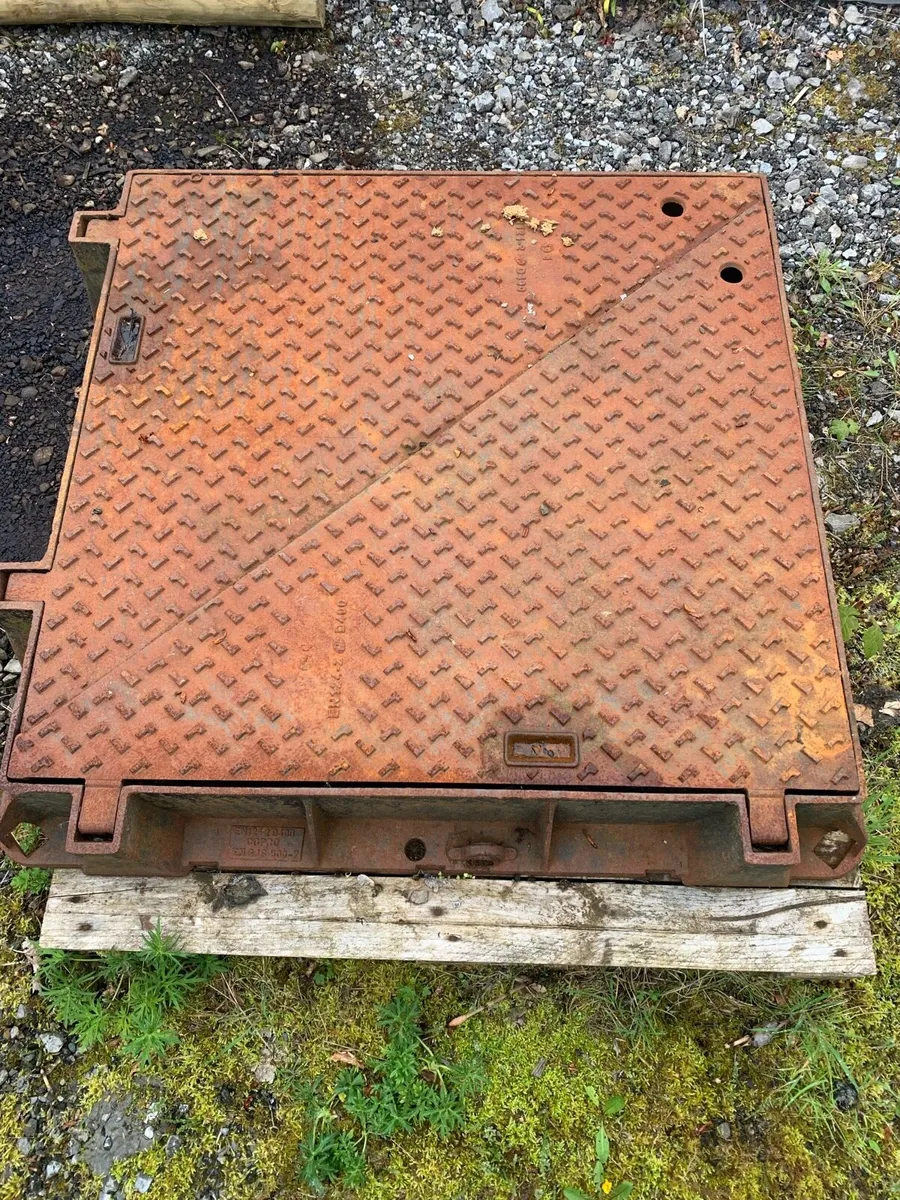 Manhole covers, aco, highway kerbs - Image 1