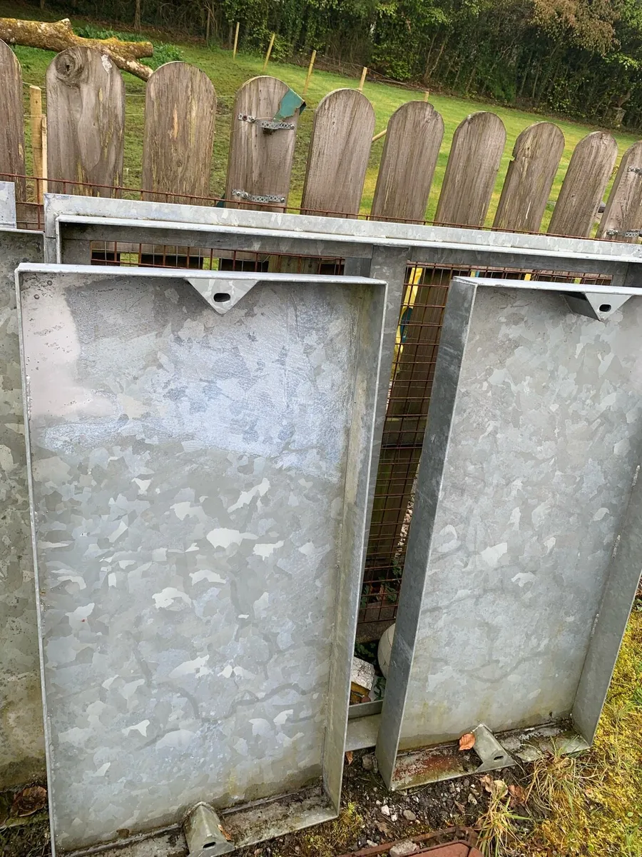 Manhole covers, aco, highway kerbs - Image 4