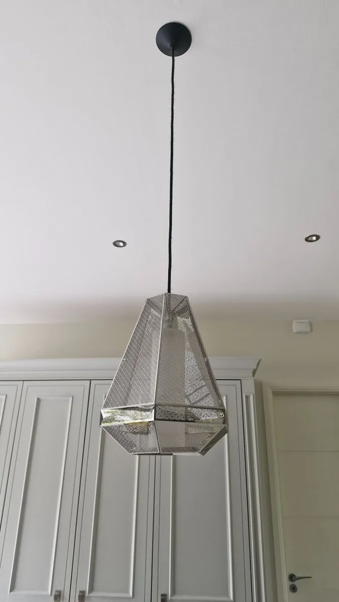 3 beautiful pendant lights for sale - Image 1