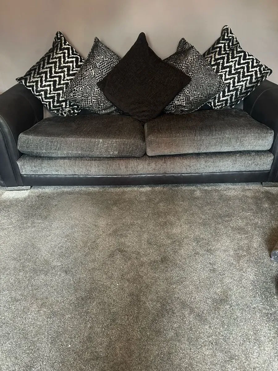 3seater 2 seater and swivel chair - Image 2