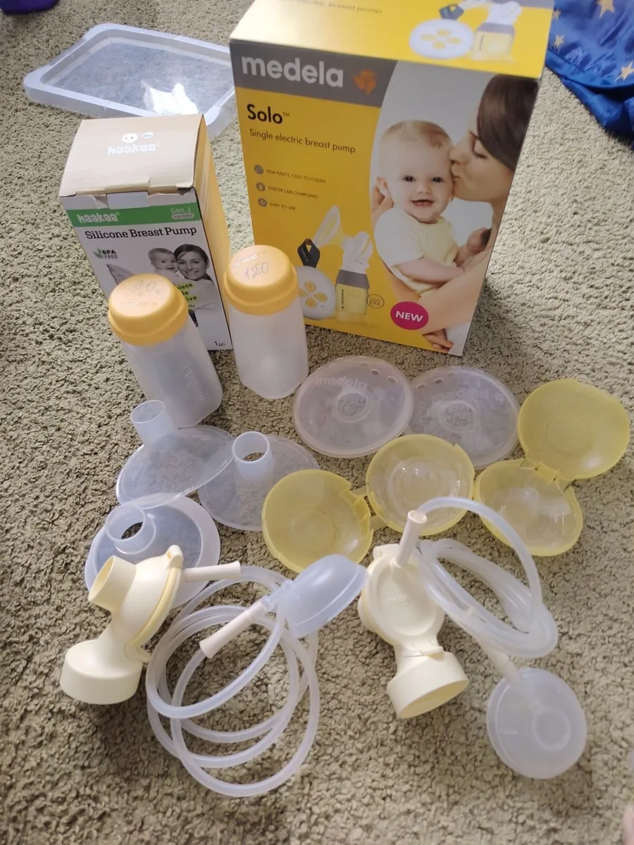Medela/ Haakaa Breast Pump - Image 1