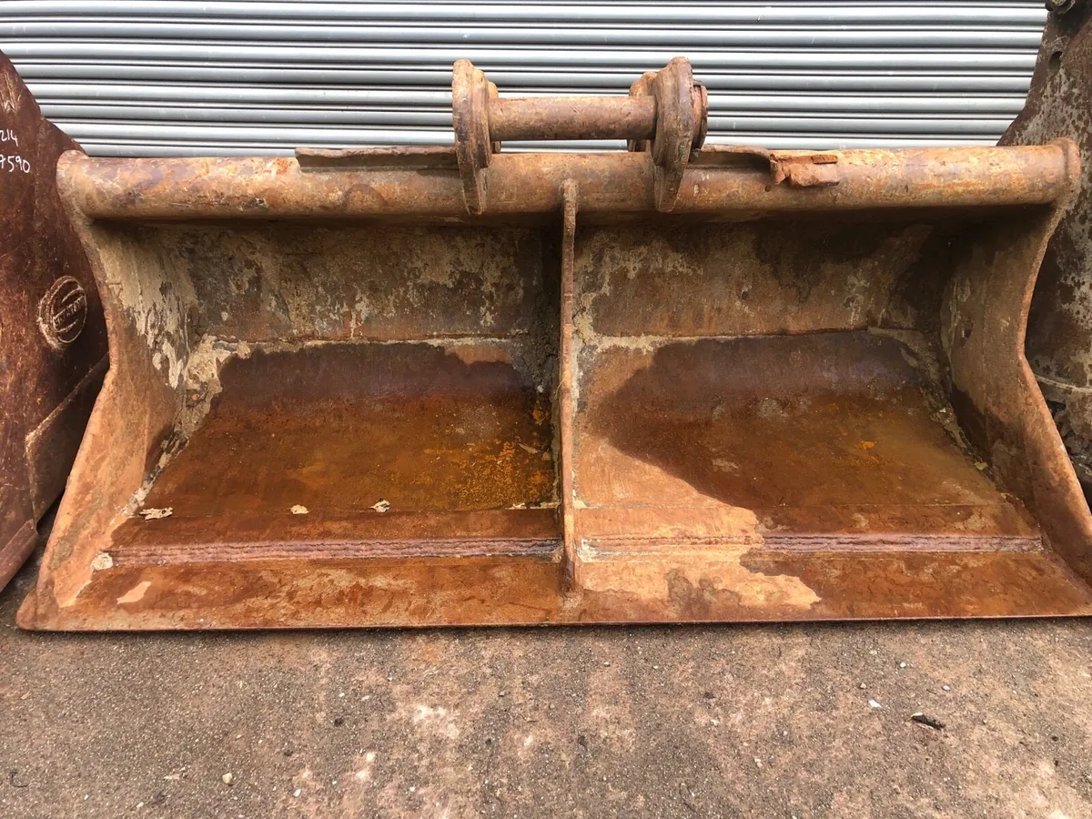 Buckets 20 ton 80mm pins - Image 3
