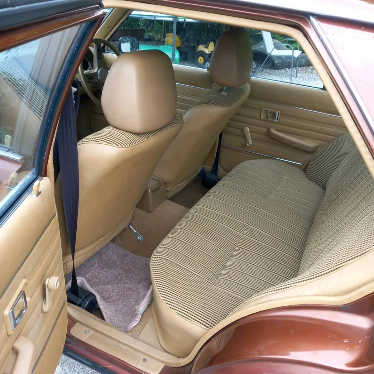 Toyota carina - Image 3