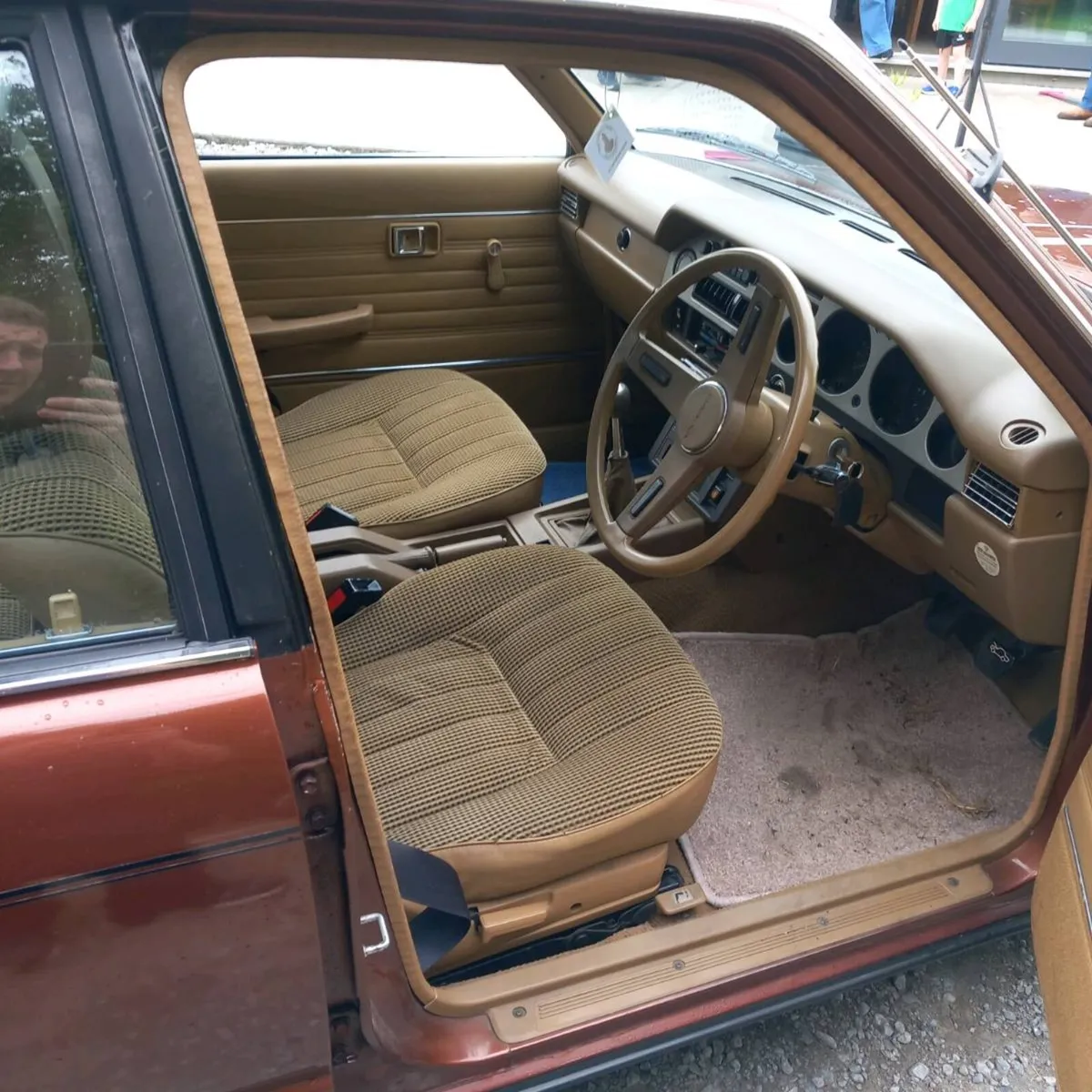 Toyota carina - Image 4