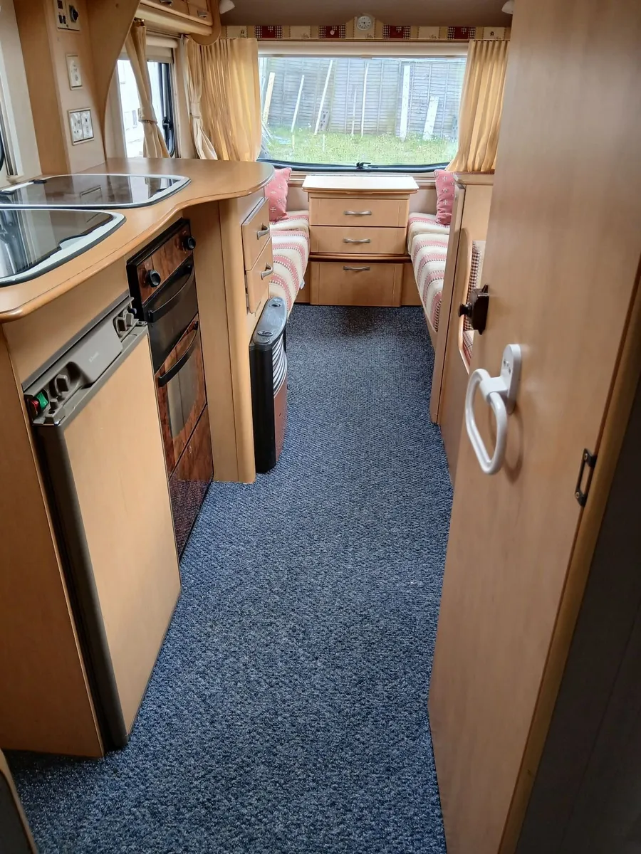 Caravan - Image 2
