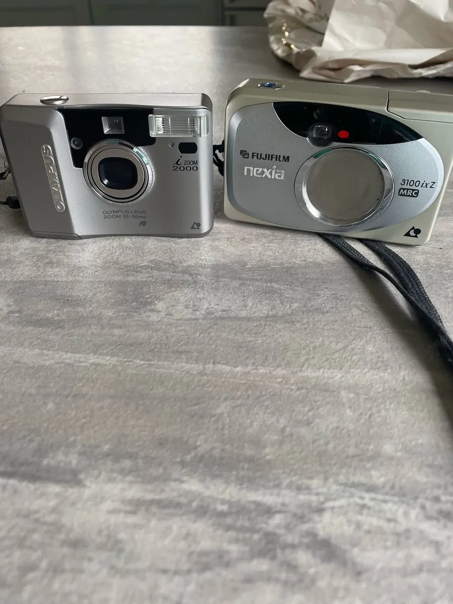 2 vintage film cameras - Olympus and Fujifilm - Image 2