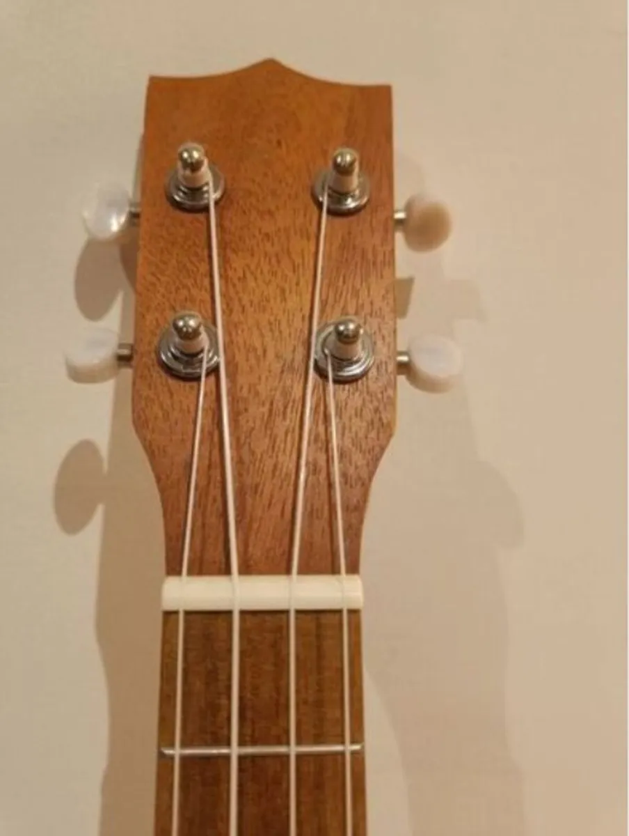 Ukulele Tenor, 26 Inches + Bundle Options - Image 2