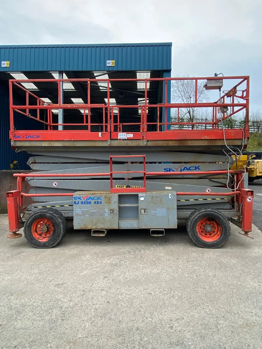 2013 SKYJACK SJ9250 56FT TWIN  DECK DIESEL SCISSOR - Image 1