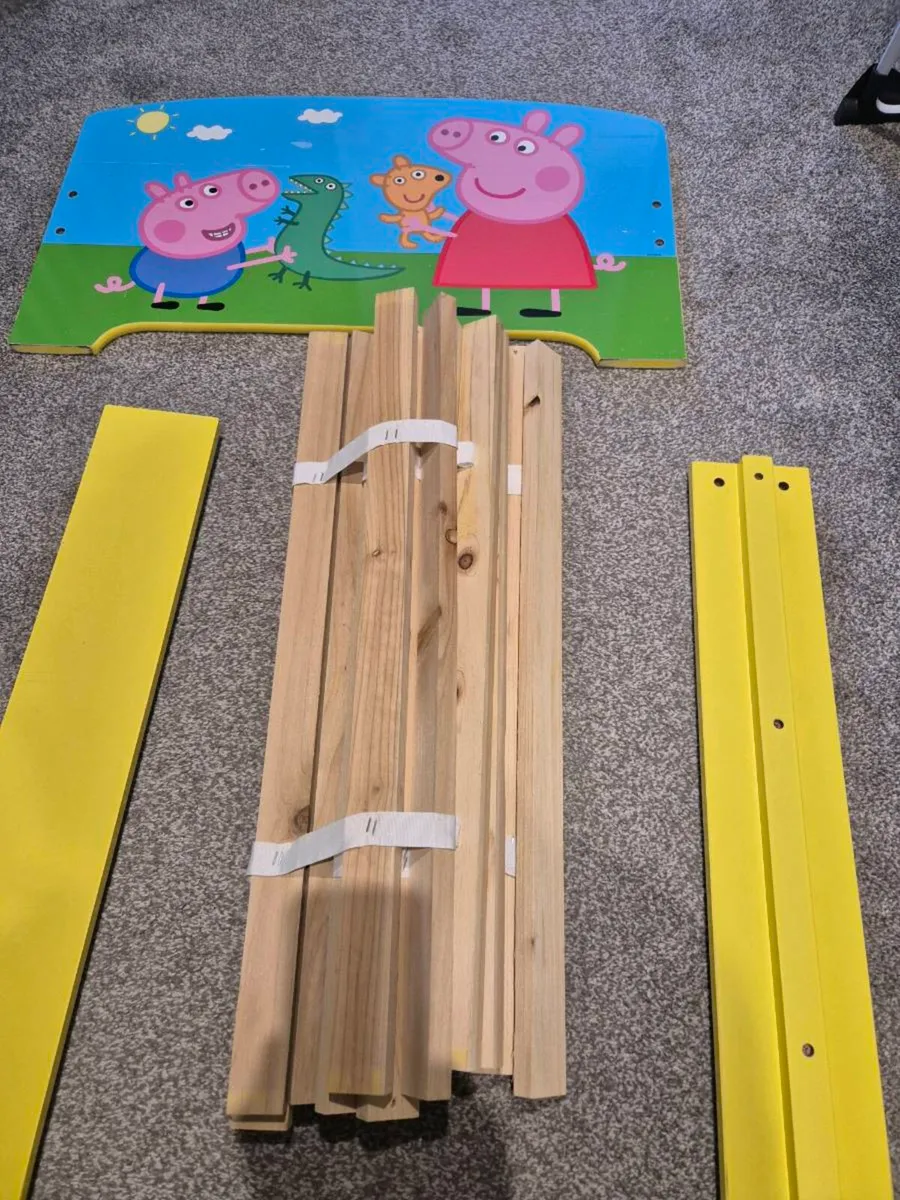 Peppa Pig Toddler Bed - Image 3