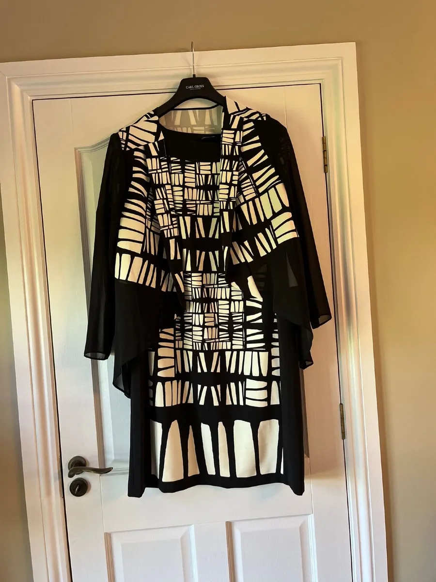 Women’s clothes - Image 1
