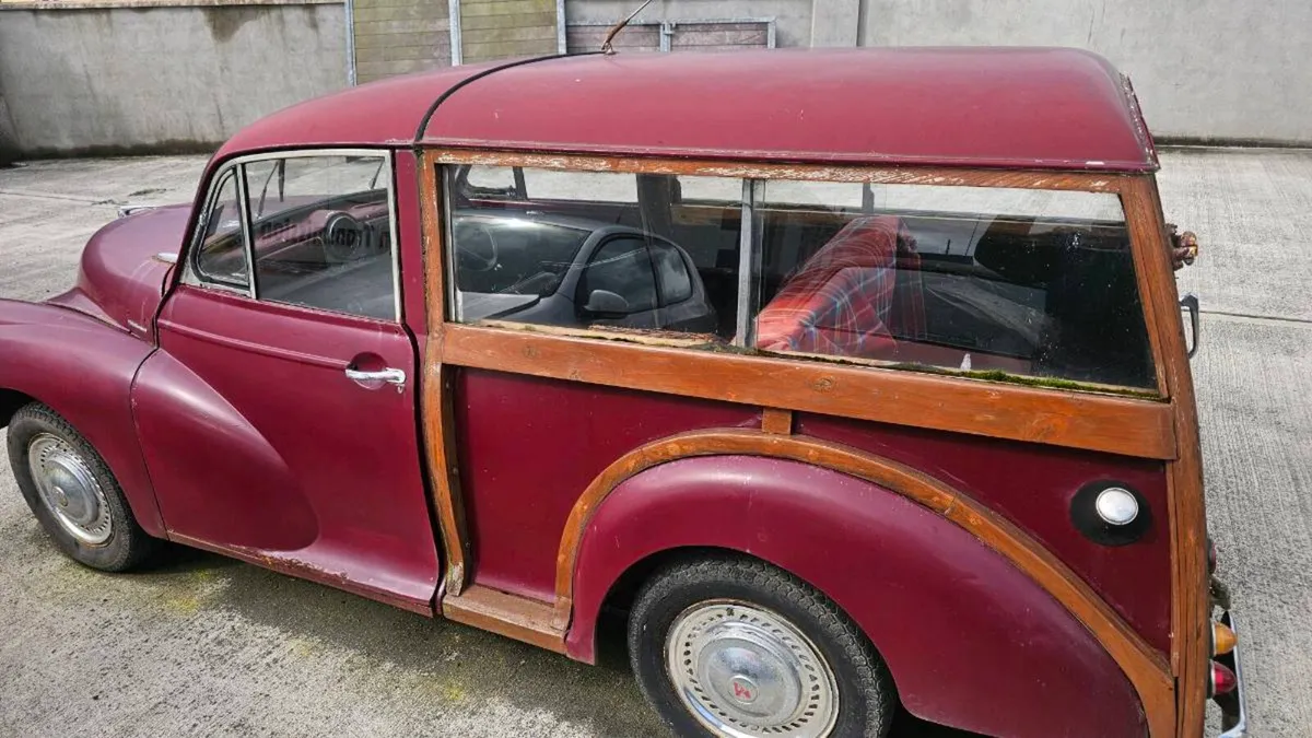 VW Beetle, Morris Traveller - Image 2