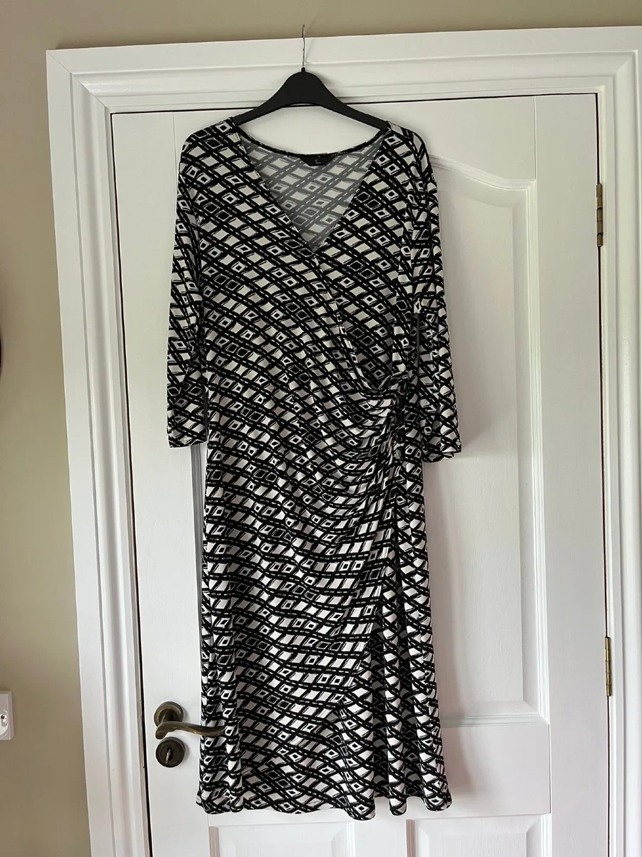 Women’s clothes - Image 1