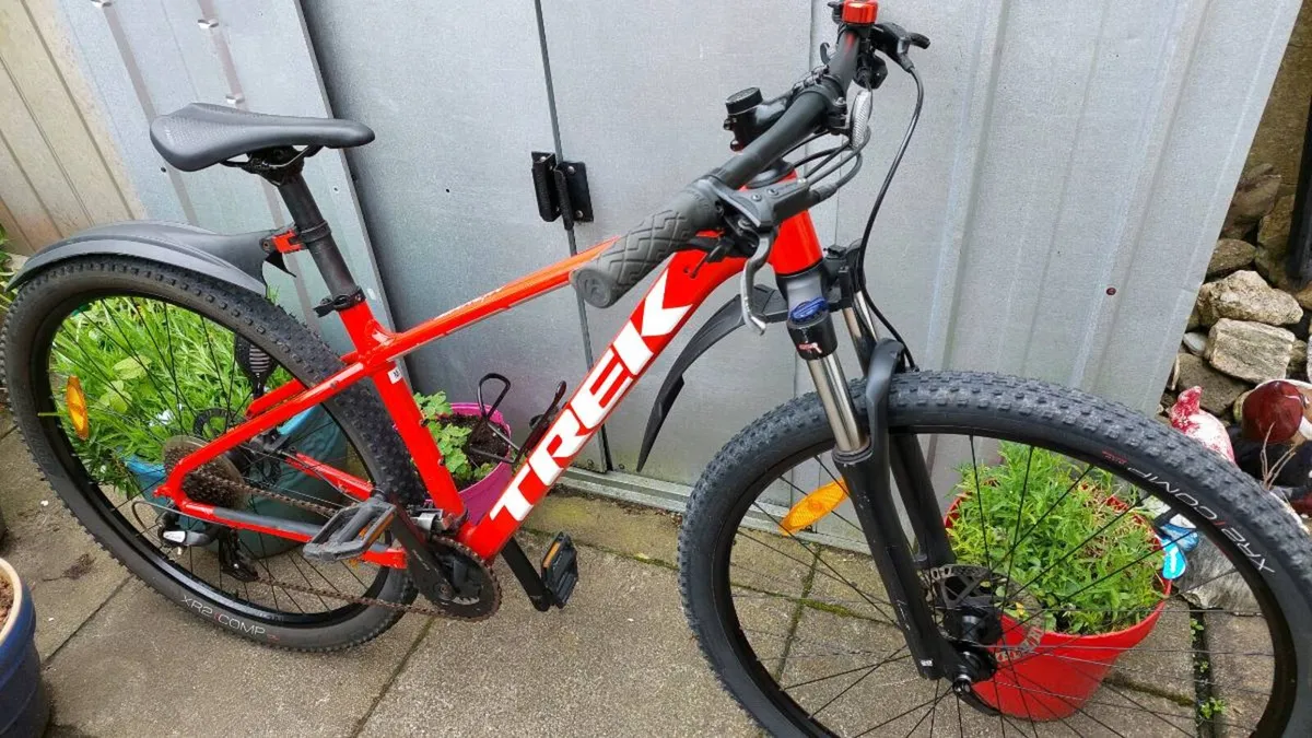 Trek Marlin 5 Mountain Bike - Image 3