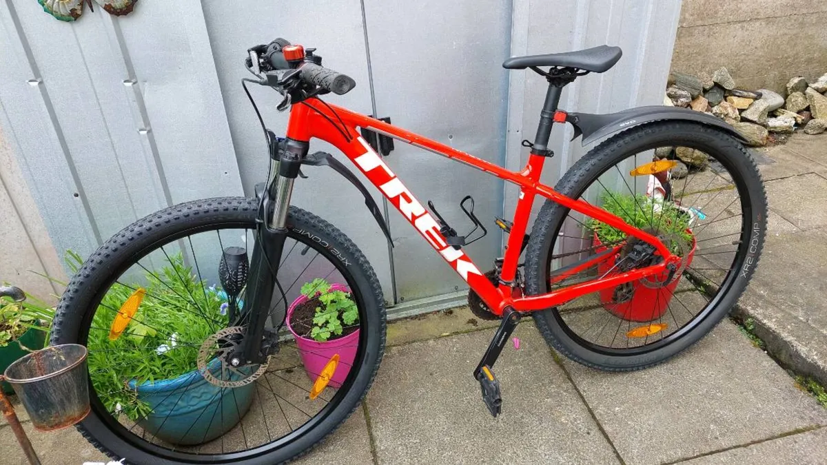 Trek Marlin 5 Mountain Bike - Image 2