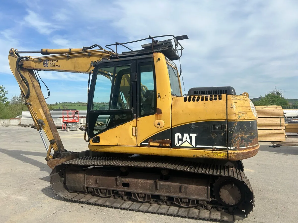 312c Cat digger 2006 requires engine - Image 1