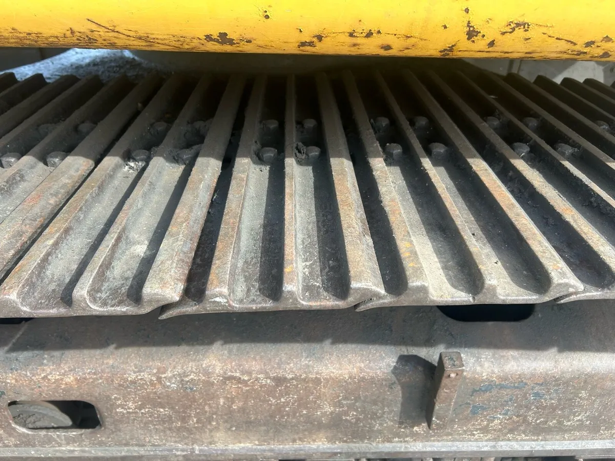 312c Cat digger 2006 requires engine - Image 3