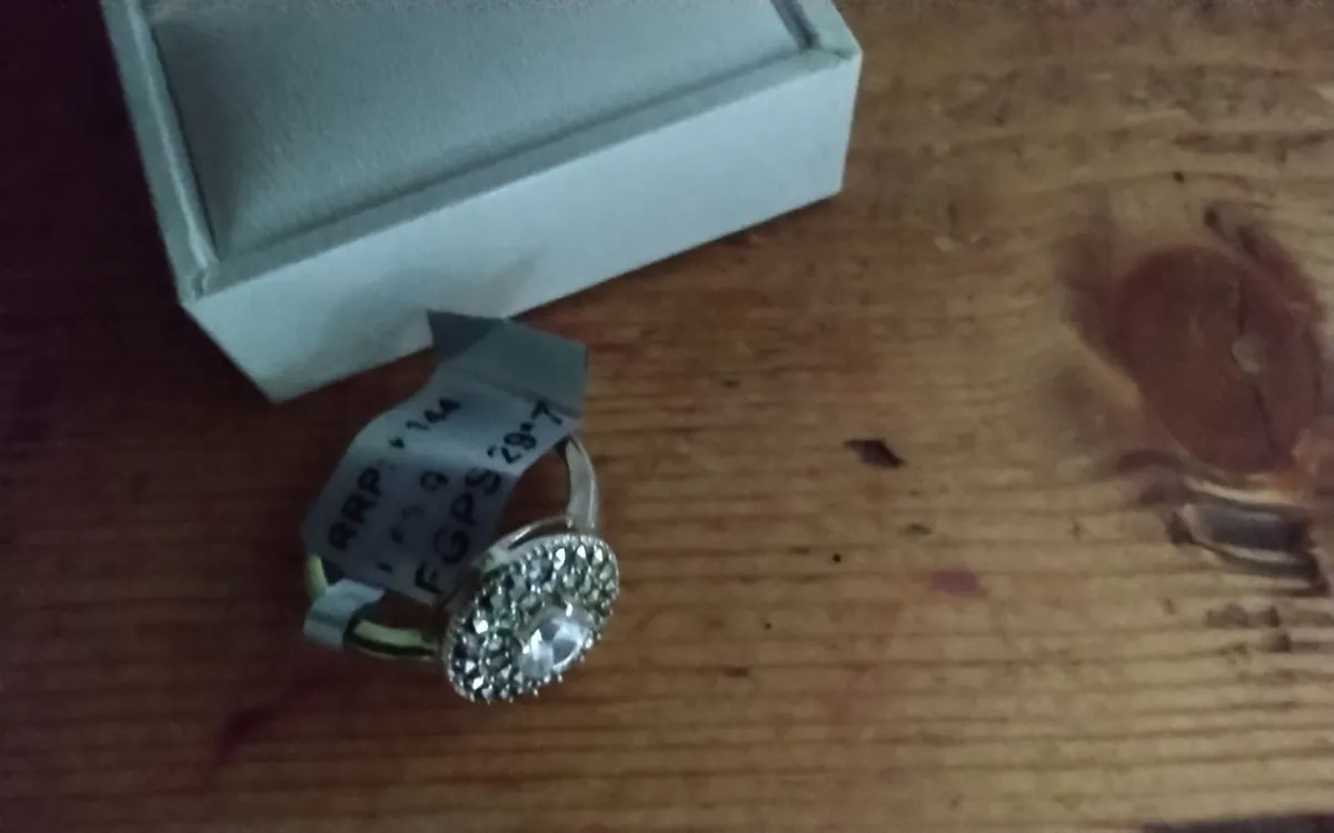 Vintage Stg silver zircon & marcasite ring O - Image 2