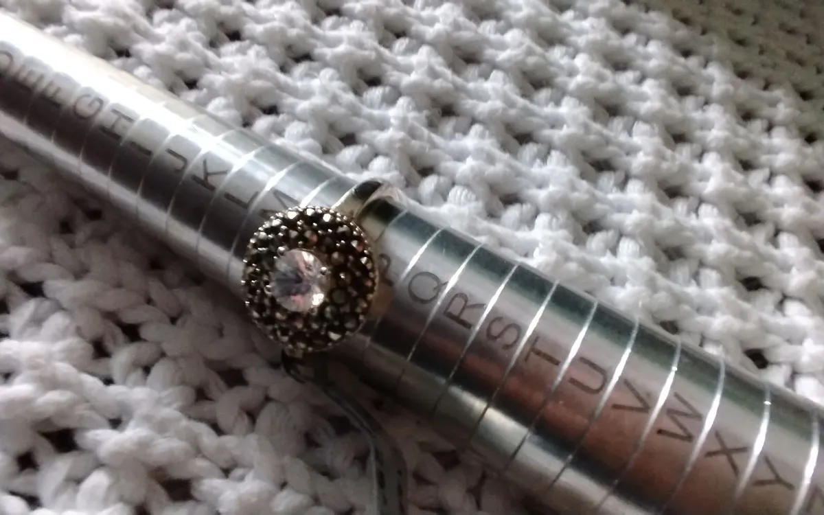 Vintage Stg silver zircon & marcasite ring O - Image 4